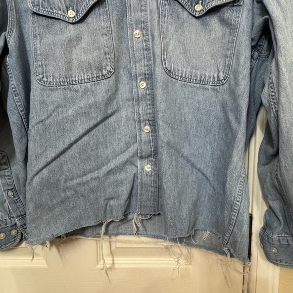 Vintage Gap Denim Blue Oversized Women’s M Button Down Low Crop Waist Shirt - Picture 5 of 5